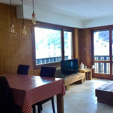 Apt With Balcony In Chamonix-Mont-Blanc Apartment